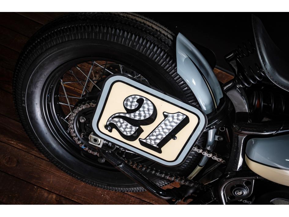 TRIUMPH Bonneville Bobber 1200 prépa UNIQUE
