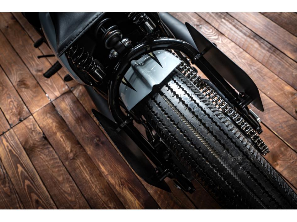 TRIUMPH Bonneville Bobber 1200 prépa UNIQUE