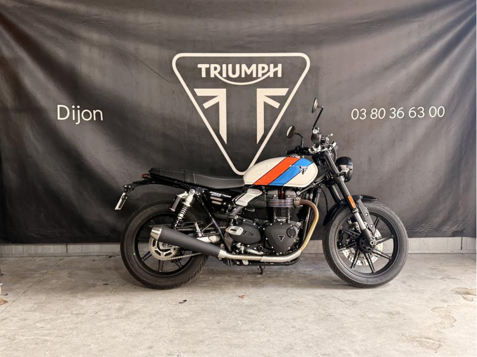 TRIUMPH SPEED TWIN 900