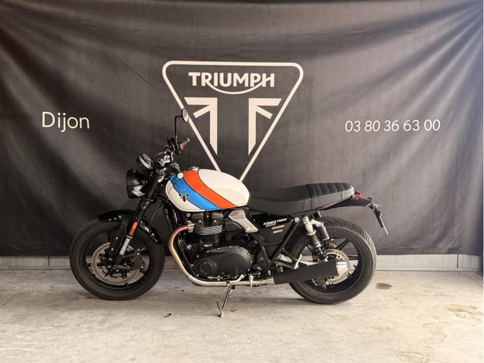 TRIUMPH SPEED TWIN 900