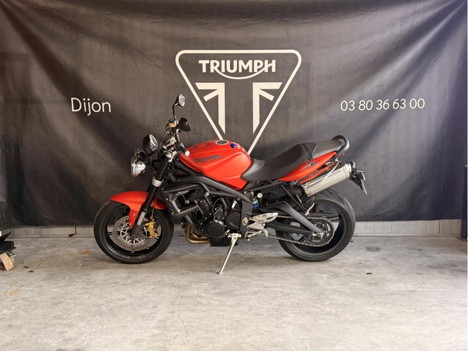 TRIUMPH STREET TRIPLE 675 R