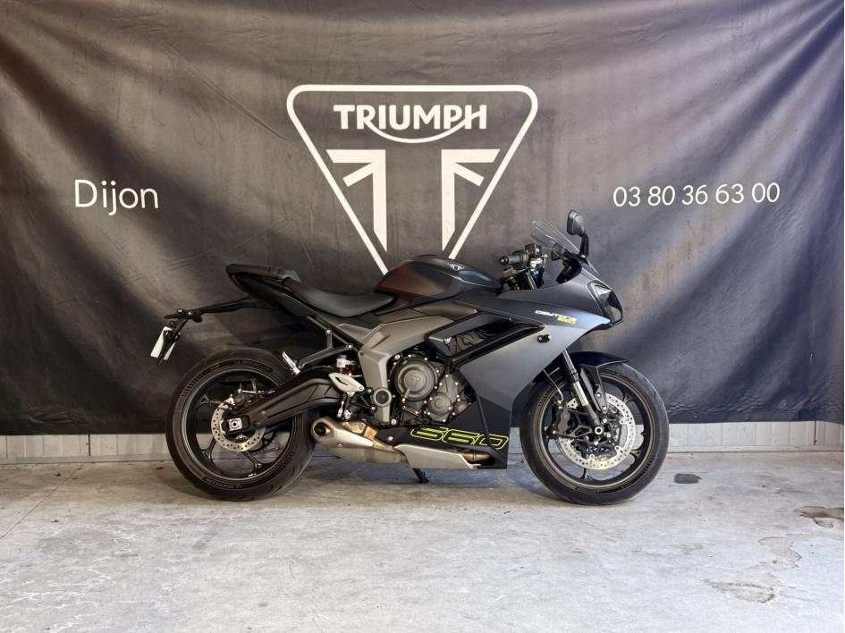 TRIUMPH 	DAYTONA 660